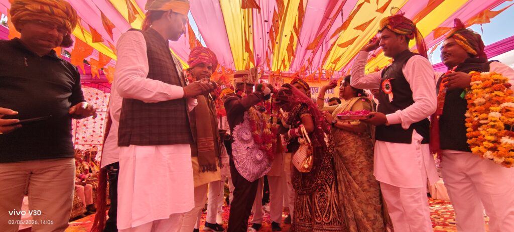 राजपूत समाज के तृतीय सामूहिक वैवाहिक सम्मेलन में 26 जोड़े बन हमसफ़र img 20260205 140623