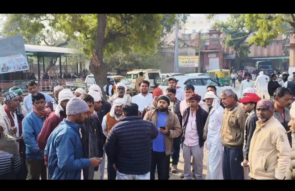 अलवर के नौगांवा में विवाहिता की कुएं में गिरने से मौत, पीहर पक्ष ने लगाया हत्या का आरोप img 20260221 073639
